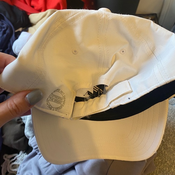 Adidas hat - Picture 2 of 3